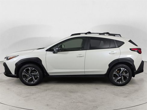 Used 2024 Subaru Crosstrek 2.0i Premium image 2