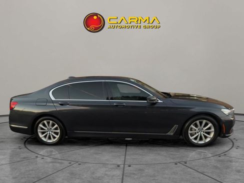 Used 2016 BMW 740i image 9