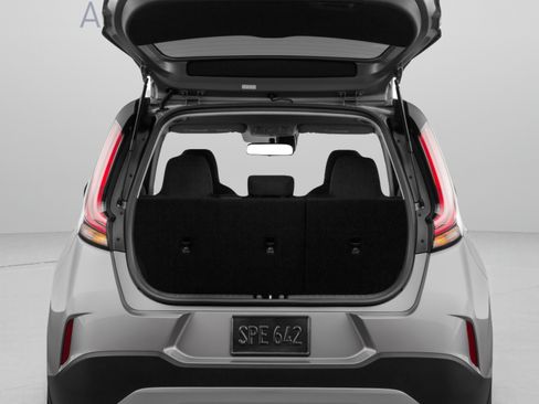 Used 2025 Kia Soul LX w/ LX Technology Package FWD image 13