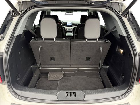 Certified 2022 Ford Explorer XLT w/ Equipment Group 202A image 17