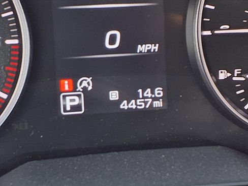 Used 2025 Subaru Outback Premium image 18