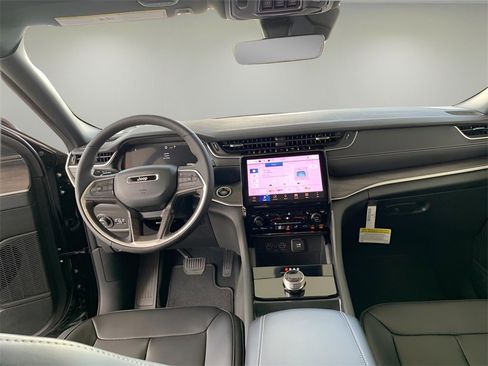 New 2025 Jeep Grand Cherokee Limited w/ Black Appearance Package image 66