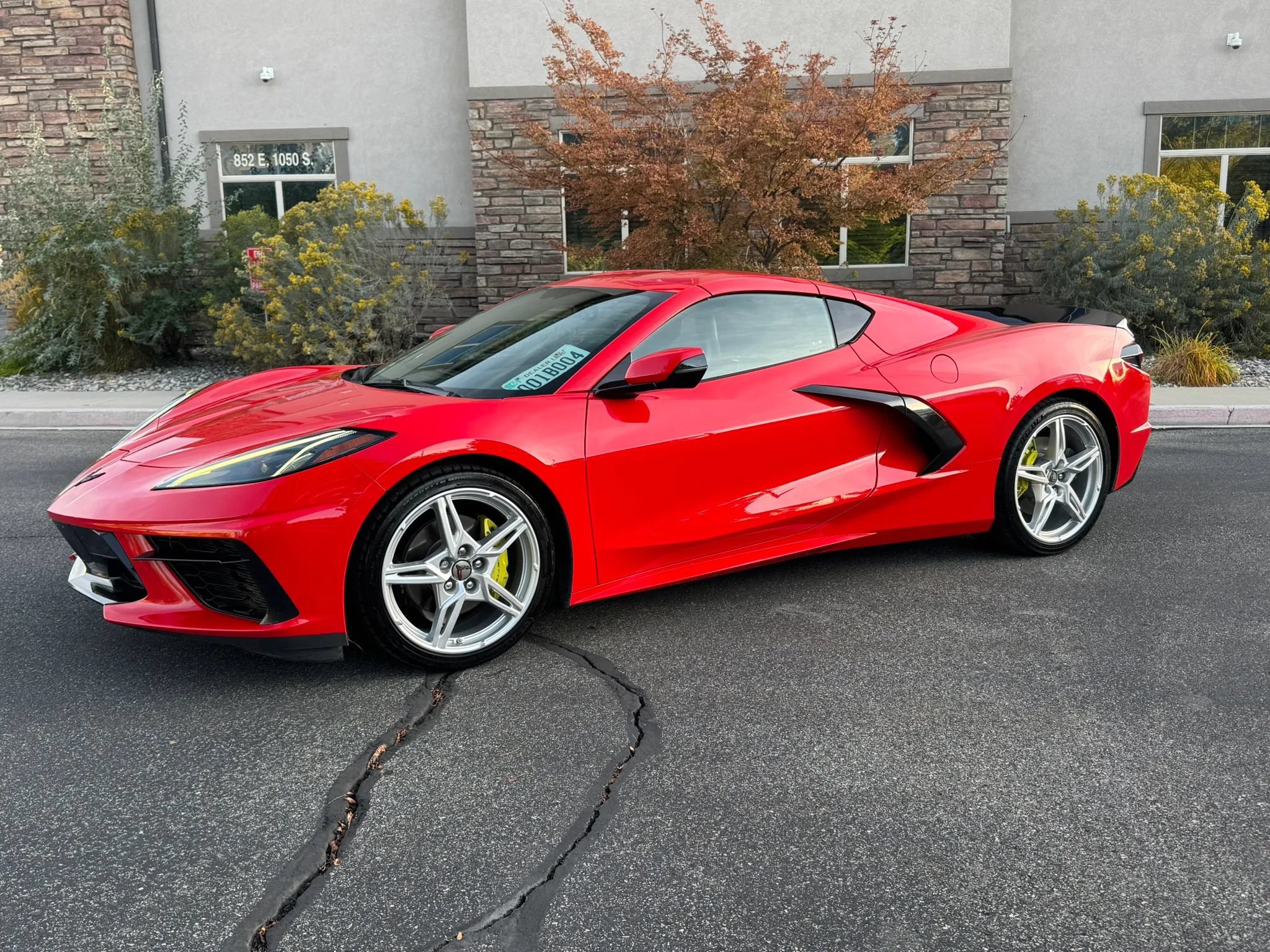 Used 2021 Chevrolet Corvette Stingray Coupe w/ 1LT RWD image 2