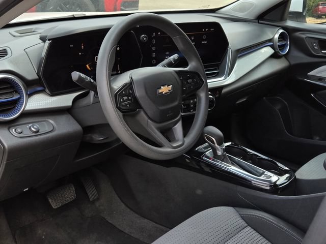 Used 2025 Chevrolet Trax LT FWD image 37