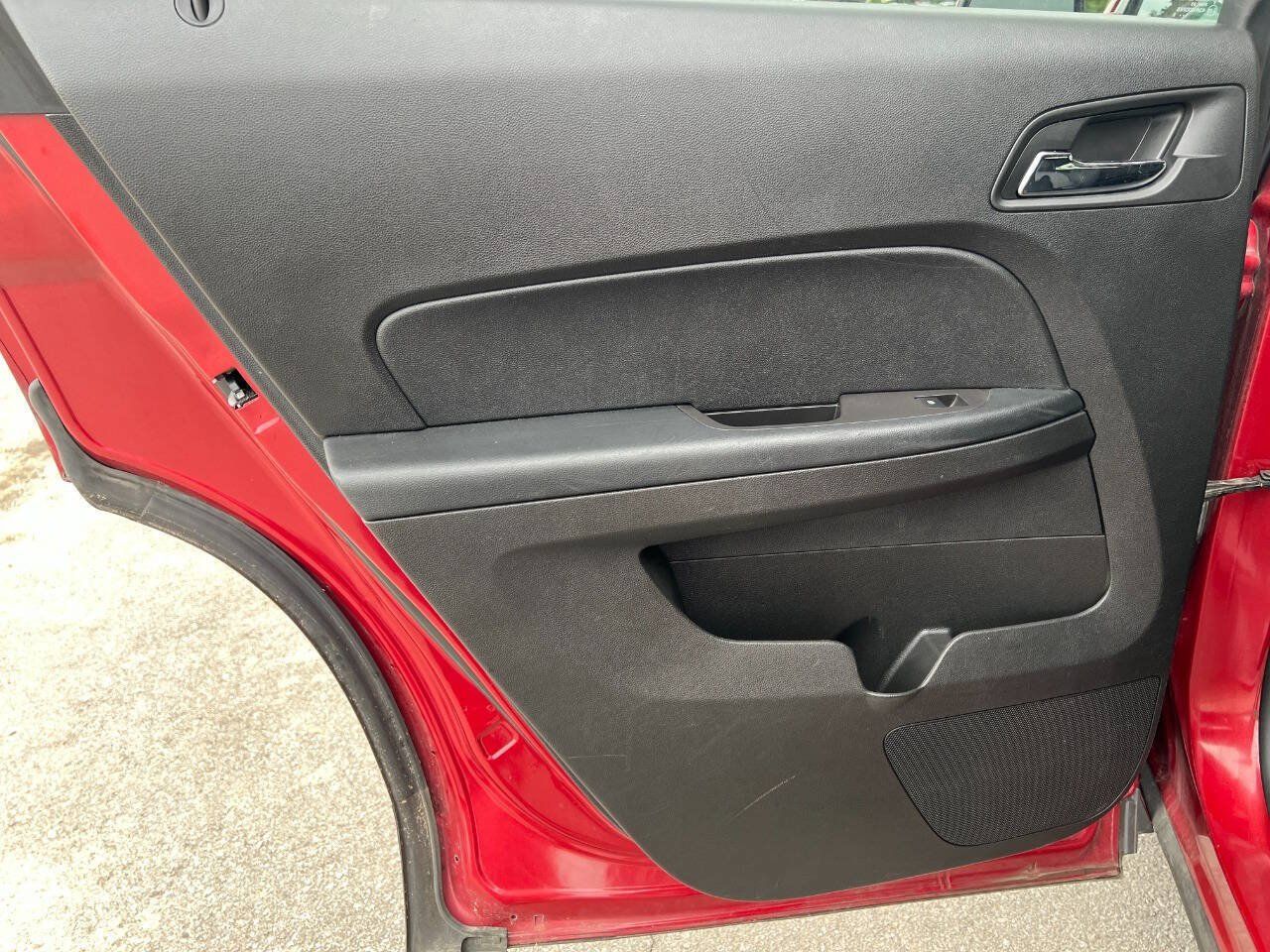 Used 2015 Chevrolet Equinox LT w/ Power Convenience Package FWD image 3