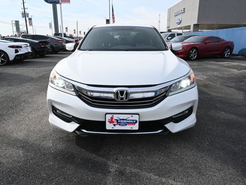 Used 2017 Honda Accord Sport image 7