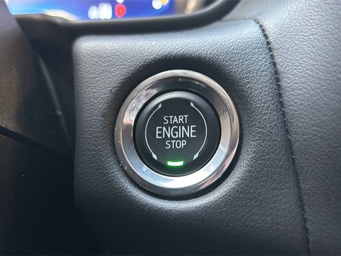 Used 2023 Chevrolet Suburban Premier image 25