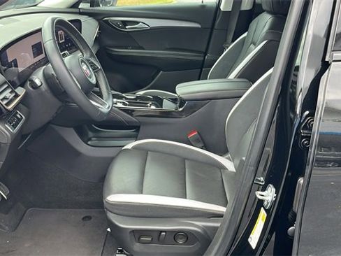 Certified 2025 Buick Envision Sport Touring image 23