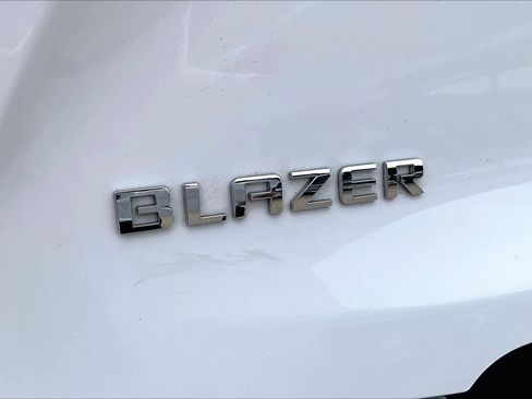 Used 2023 Chevrolet Blazer LT FWD image 9