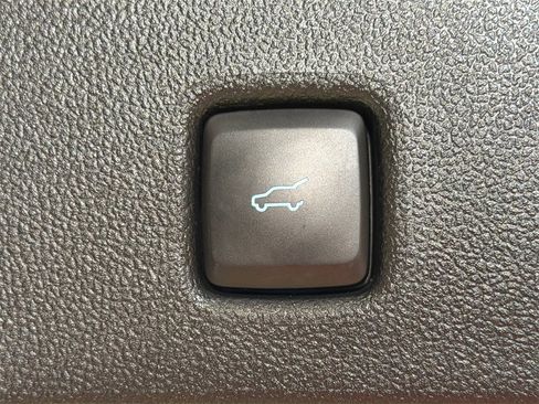 Used 2020 Ford Escape SEL image 19