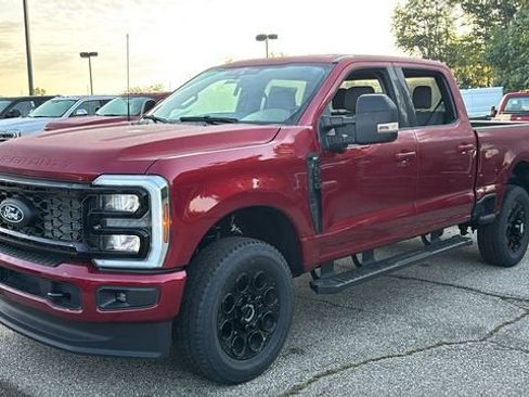 New 2027 Ford F250 XLT w/ XLT Premium Package AWD/4WD image 2