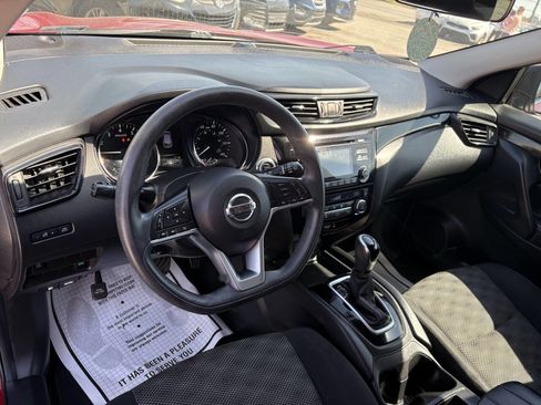 Used 2017 Nissan Rogue Sport SV image 20