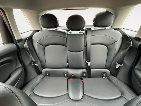 Used 2015 MINI Cooper 4-Door Hardtop image 13