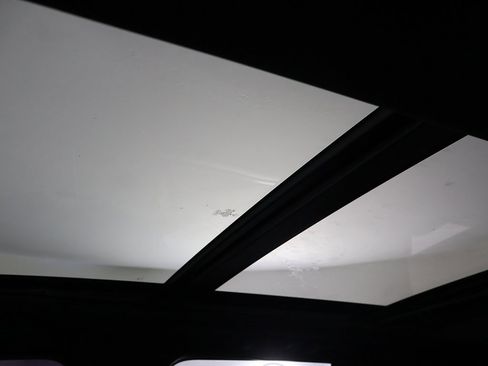 Used 2022 Ford Expedition Limited image 26