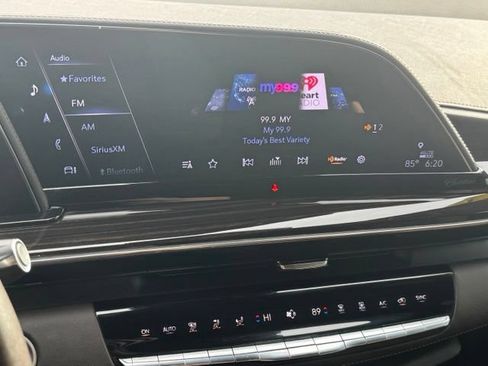 Certified 2023 Cadillac Escalade Premium Luxury w/ LPO, Radiant Package AWD/4WD image 36