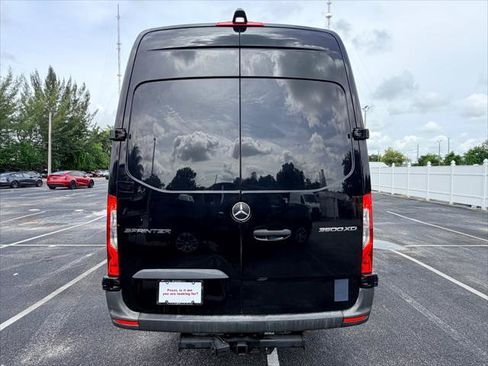 Used 2022 Mercedes-Benz Sprinter 3500 image 6