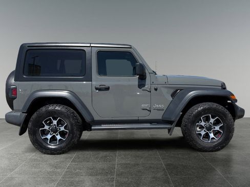 Used 2018 Jeep Wrangler Sport AWD/4WD image 5