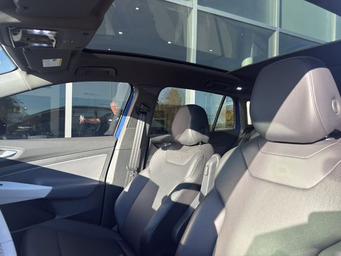 Used 2021 Volkswagen ID.4 1st Edition image 8