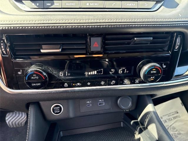 Used 2023 Nissan Rogue SL AWD/4WD image 16