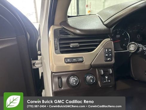 Used 2018 GMC Yukon XL Denali w/ Denali Ultimate Package AWD/4WD image 16