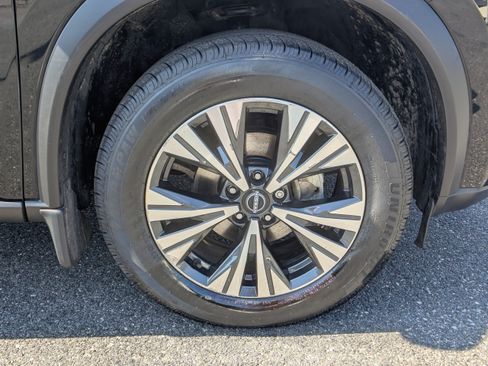 Used 2023 Nissan Rogue SV AWD/4WD image 11