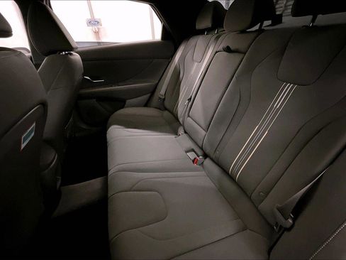 Used 2024 Hyundai Elantra SEL w/ Convenience Package image 25