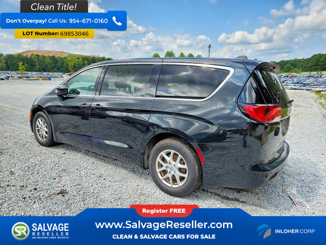 Used 2022 Chrysler Voyager LX FWD image 3