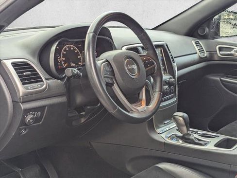 Used 2018 Jeep Grand Cherokee Altitude image 10