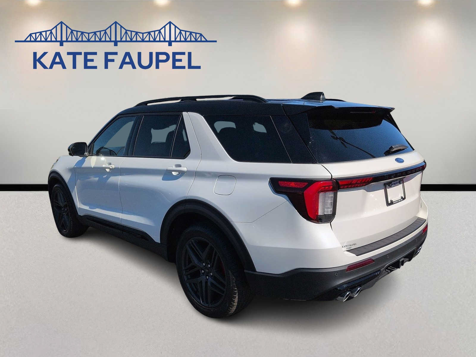 Certified 2025 Ford Explorer ST AWD/4WD image 5