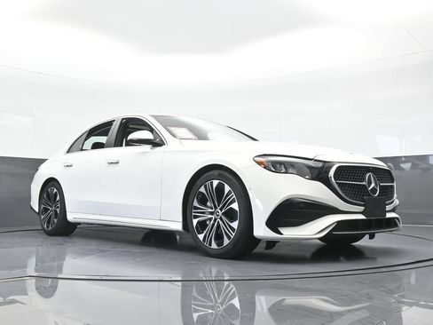 Used 2025 Mercedes-Benz E 350 Sedan image 66
