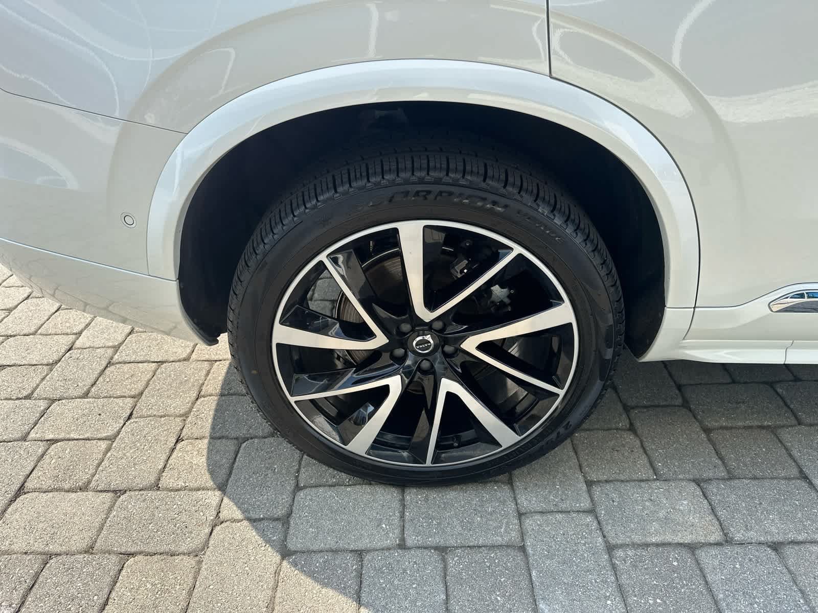 Used 2023 Volvo XC90 B5 Plus w/ Protection Package Premier AWD/4WD image 37