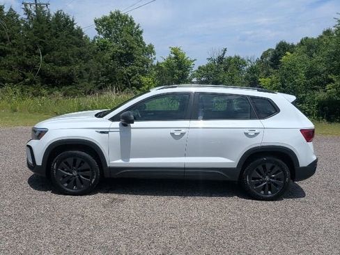 Used 2023 Volkswagen Taos S FWD image 2