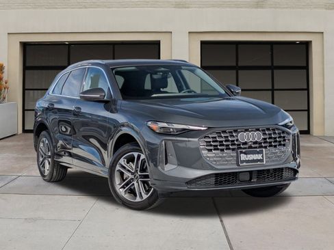 Used 2025 Audi Q5 Premium w/ Convenience Package image 33