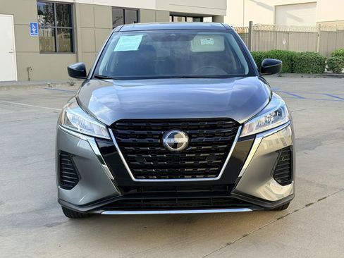 Used 2024 Nissan Kicks S image 2