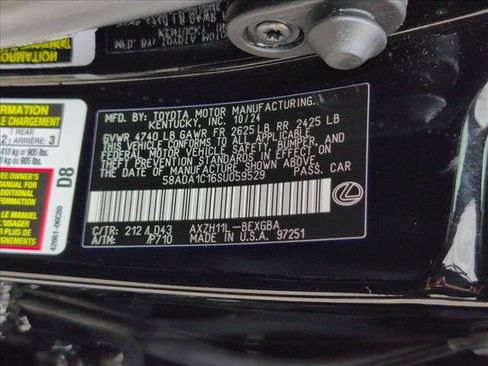 Used 2025 Lexus ES 300h w/ Premium Package FWD image 26