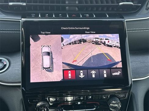 New 2025 Jeep Grand Cherokee L Limited w/ Luxury Tech Group II image 22