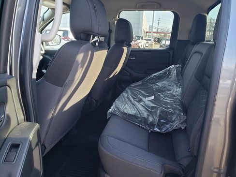 Certified 2025 Nissan Frontier SV w/ SV Convenience Package image 16