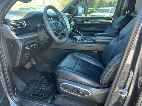 Used 2022 Jeep Wagoneer Series III w/ Flexible Seating Group image 30