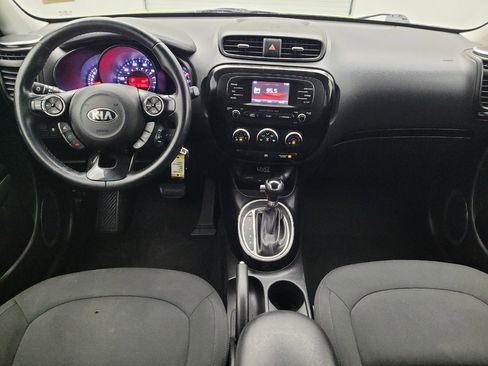 Used 2014 Kia Soul ! FWD image 22