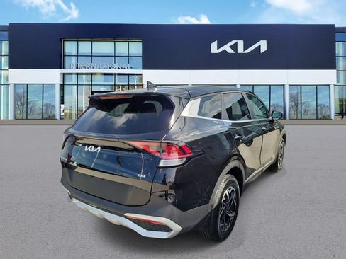 Used 2023 Kia Sportage LX AWD/4WD image 3