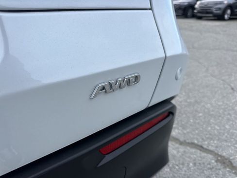 Used 2024 Toyota bZ4X XLE w/ Weather Package image 32