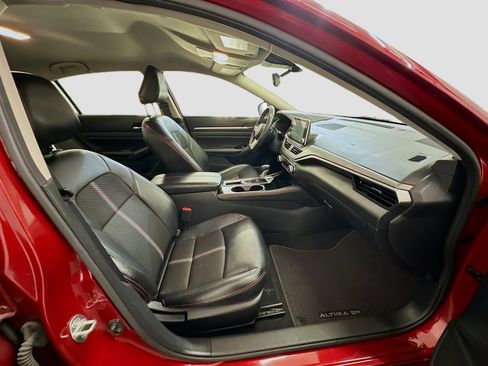 Used 2024 Nissan Altima 2.5 SR image 31