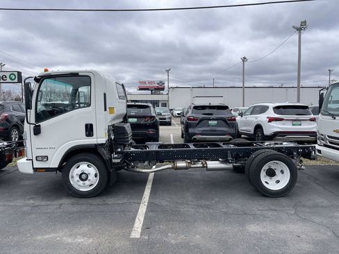 New 2024 Chevrolet Low Cab Forward 5500XG RWD image 3