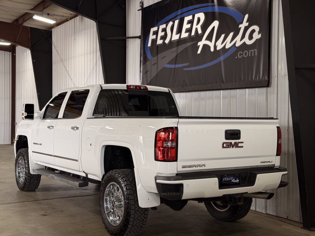 Used 2016 GMC Sierra 2500 Denali w/ Driver Alert Package AWD/4WD image 43
