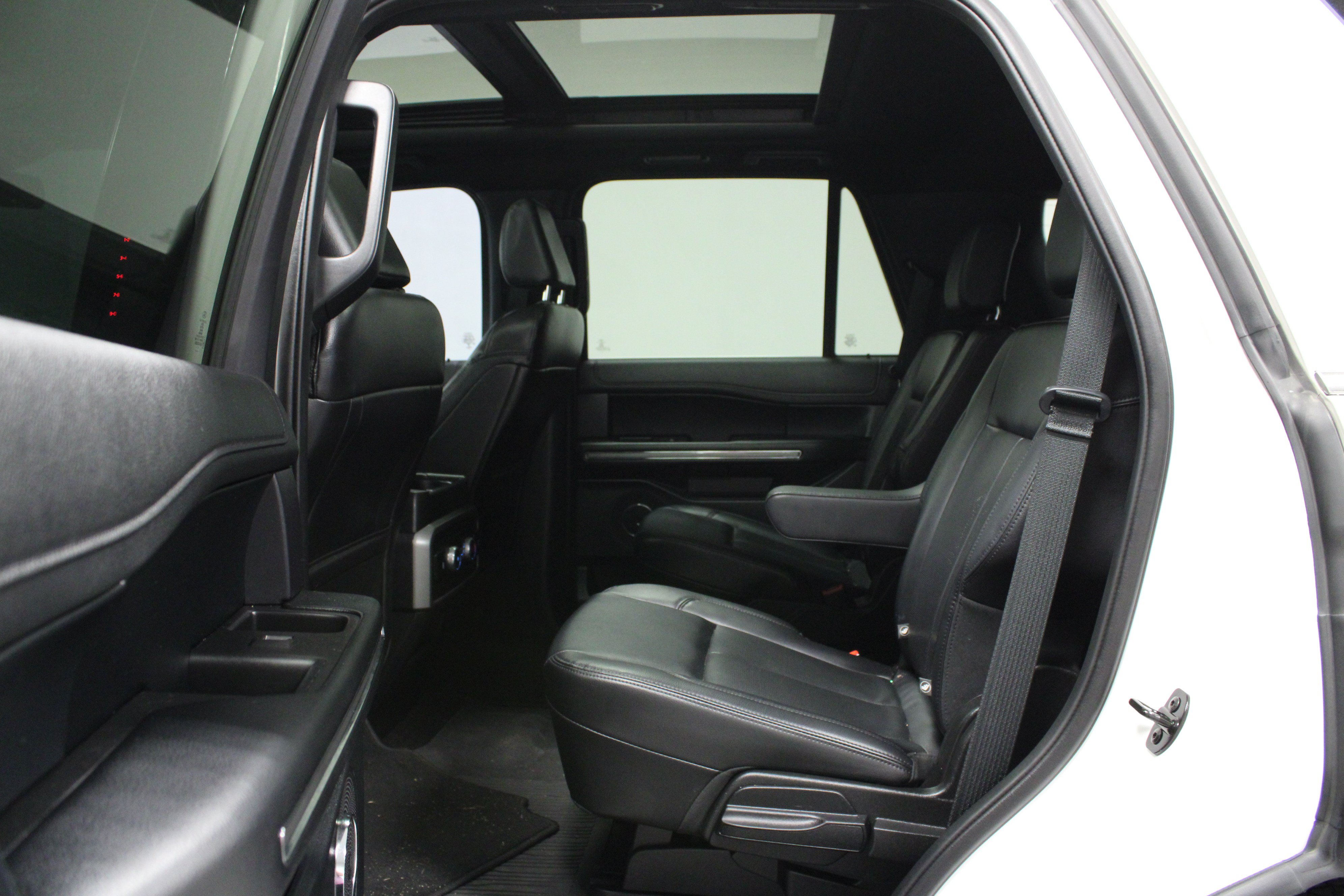 Used 2021 Ford Expedition XLT RWD image 13