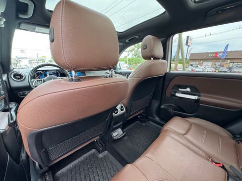 Used 2020 Mercedes-Benz GLB 250 4MATIC image 28