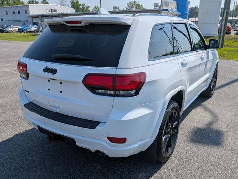 Used 2020 Jeep Grand Cherokee Altitude AWD/4WD image 8