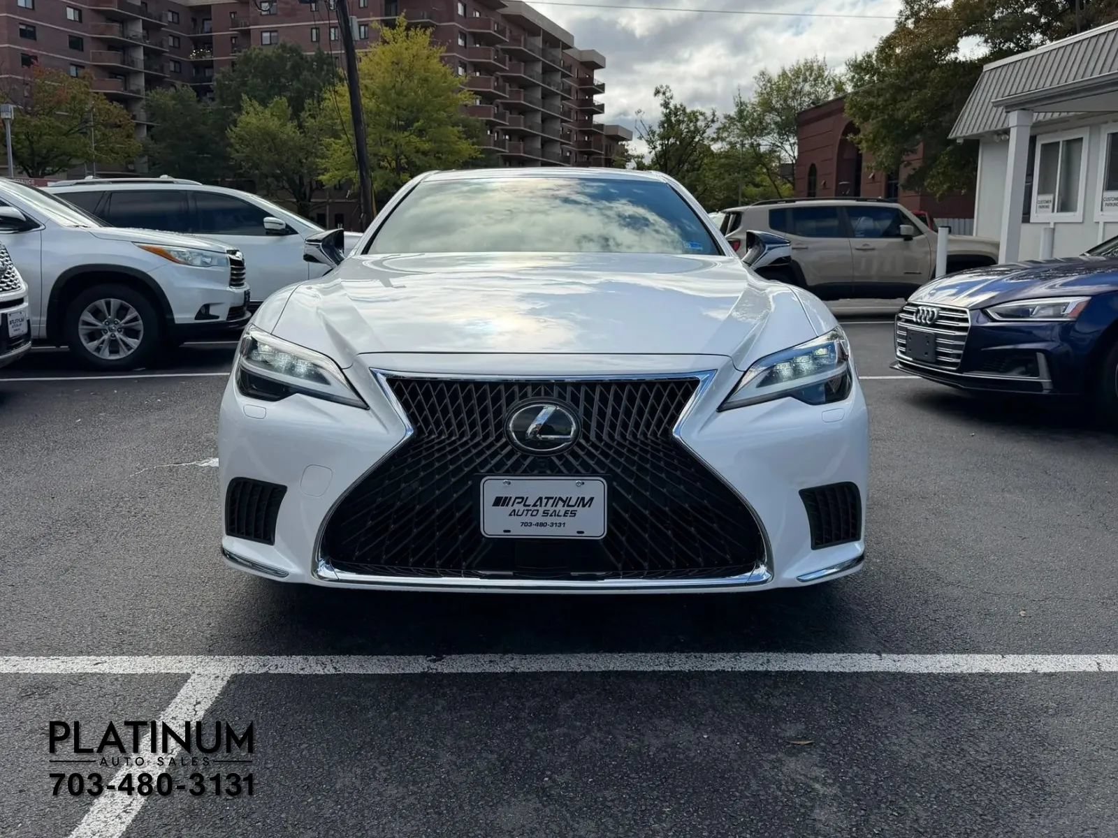 Used 2023 Lexus LS 500h AWD w/ Luxury Package image 4