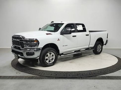 Used 2026 RAM 2500 Big Horn AWD/4WD image 3