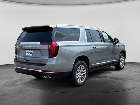 New 2026 GMC Yukon XL Denali w/ Sun & Power Step Package AWD/4WD image 8